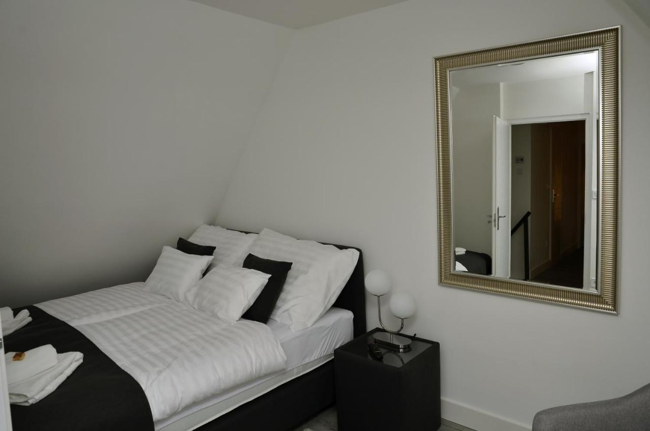 Bence Castle House Appartement Eger Buitenkant foto